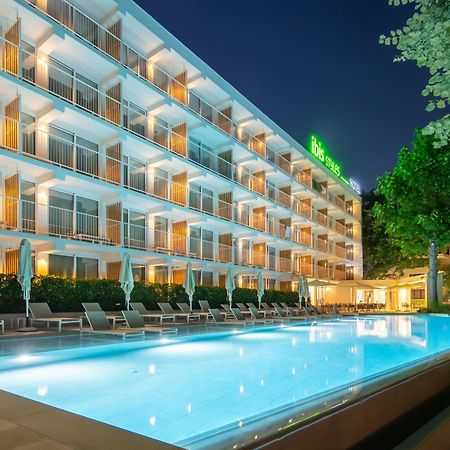 Ibis Styles Golden Sands Roomer Hotel Extérieur photo