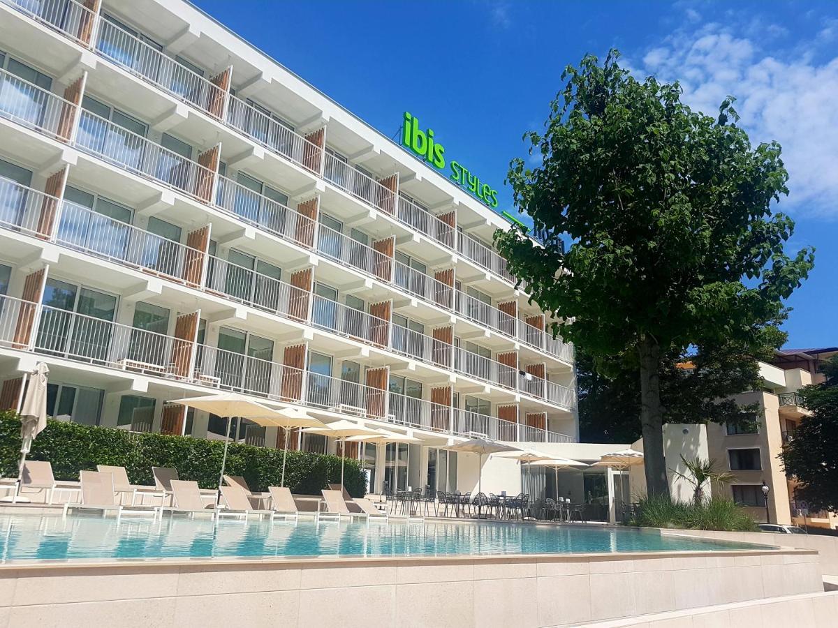 Ibis Styles Golden Sands Roomer Hotel Extérieur photo